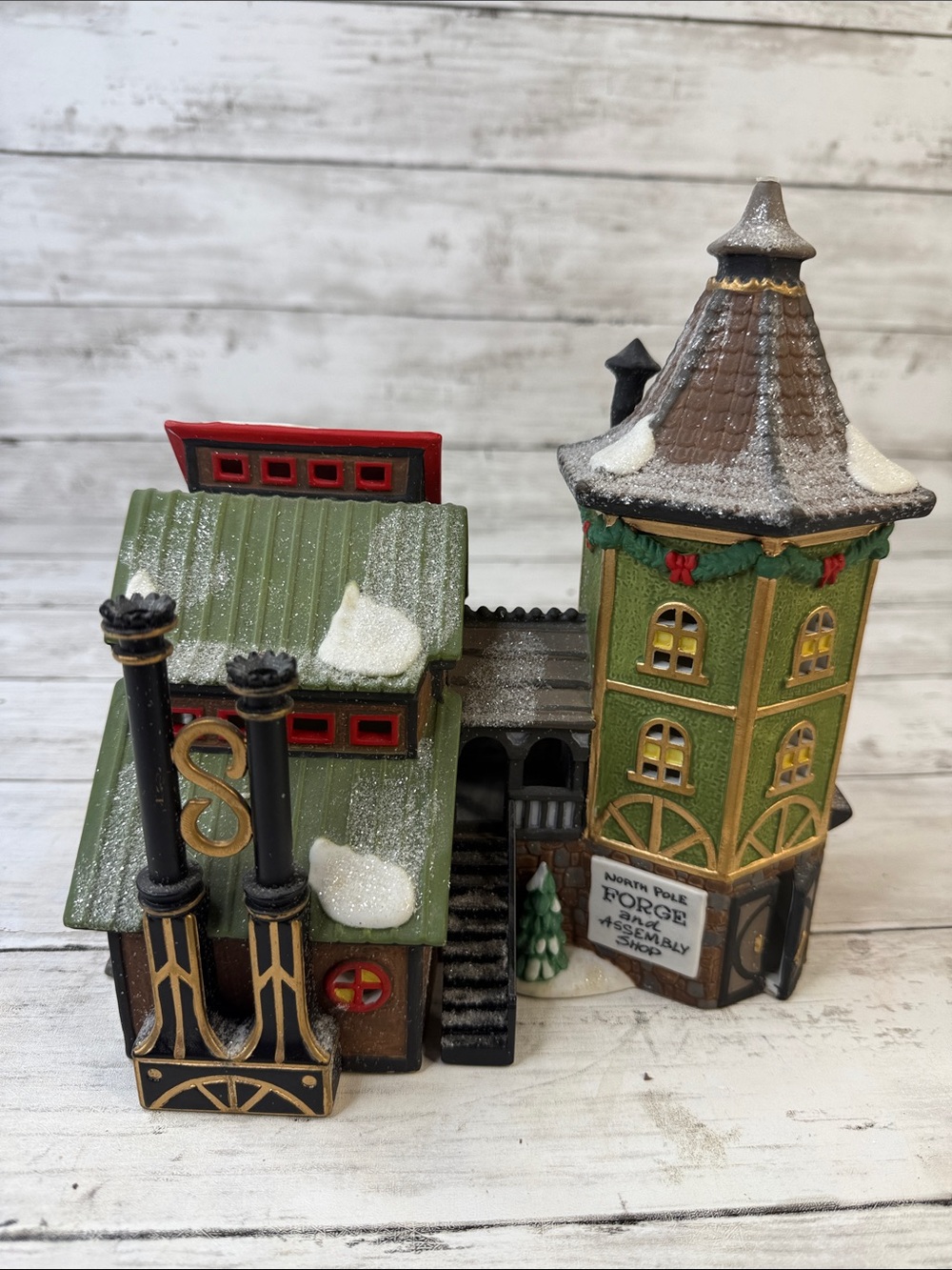 Dept 56 Elfin Forge & Assembly Shop North Pole Christmas village house